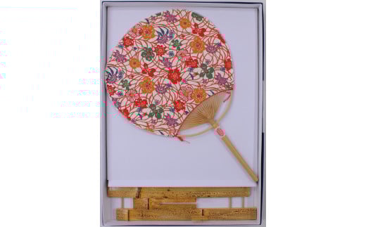日永うちわ　香る（中）  両用うちわ立て付　Ａ花と草　ベージュ