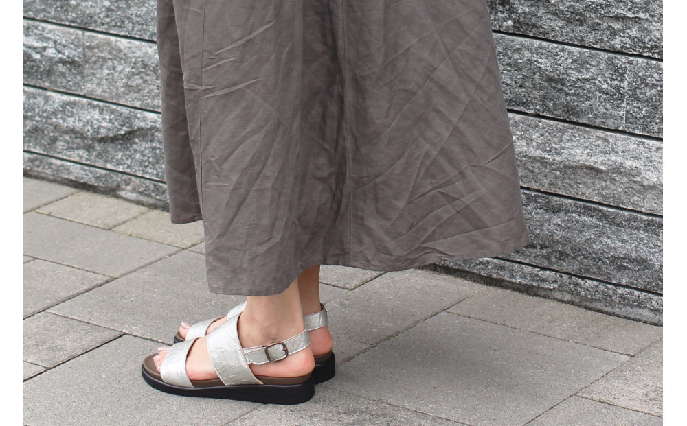 軽量2本ベルトサンダル