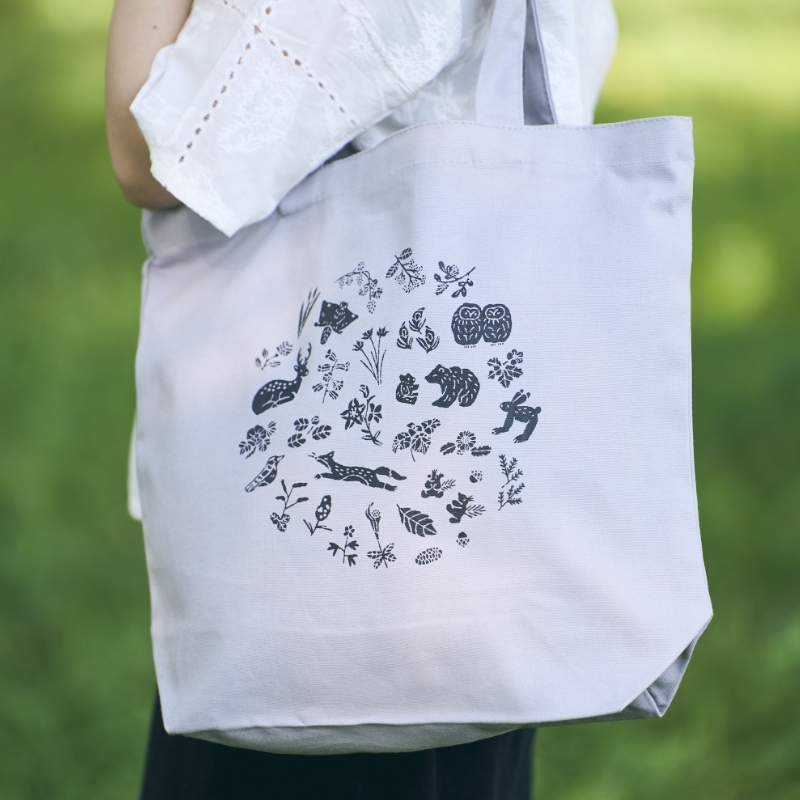 [磯 優子 / Yuko Iso]オリジナルデザイン キャンバストートバック（約37cmx 36cm x 11cmのマチ付き）×1コ【発送時期が選べる】おしゃれ かわいい シンプル レディース A4_