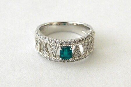 【ふるなび限定】【一点もの】Pt900　コロンビア産エメラルド（0.31ct）ダイヤモンドリング　K57　K06120-H　FN-Limited-SP