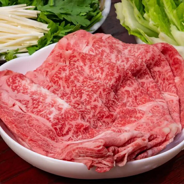 松阪牛 すき焼き ・ しゃぶしゃぶ （ モモ ） 250g 肉 牛 牛肉 和牛 ブランド牛 高級 国産 霜降り 冷凍 ふるさと 人気 モモ肉【和牛セレブ】