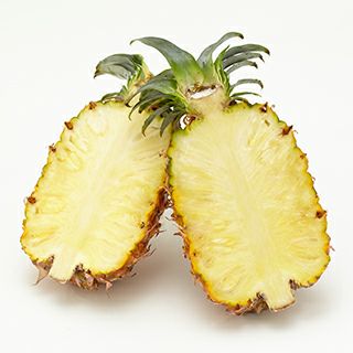 【ふるさと納税】＜先行予約＞ 石垣島産有機パイナップル 訳アリ 約2.8kg(2～5玉) | 沖縄県 石垣市 石垣島 南国 フルーツ 果物 季節限定 パイン 株式会社ケレス沖縄 E-059