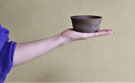 陶芸作家が手作りしています！盆栽鉢 2個セット 園芸 モダン ジャパニーズ 松 梅 植木鉢 異文化 人気 厳選 袋井市 雑貨 盆栽用品 日本文化 和 趣 インテリア 炭化 独特な味わい 焼締め鉢 松柏