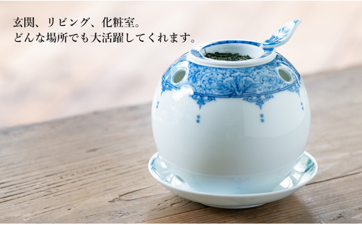 G492p 〈平戸松山窯〉間取牡丹唐草 茶香炉 1個 (世知原茶10g･キャンドル1個･説明書付き) 手描き 染