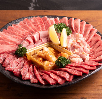 
                  五種のバラエティー焼肉セット つけだれ付き 計1kg【1555593】
                