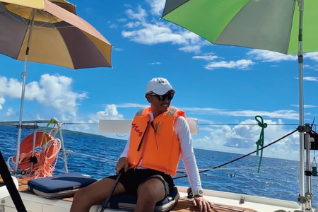 沖縄ヨット体験セーリング 2時間コース(1艇分：4名様まで可)｜沖縄 おきなわ 沖縄県 体験 体験型 海 セーリング ヨットセーリング マリンスポーツ ヨット クルージング 船 贅沢 マリンレジャー 