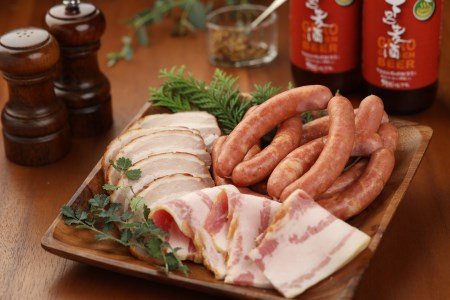 【飛騨 味職人】手作りベーコン 約250g・焼豚約 250g・あらびきウインナー 約1kg　セット【57-7】 ベーコン ウインナー ギフト