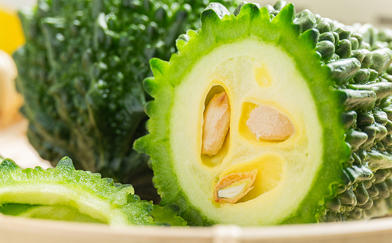 【2026年10月以降順次発送】ゴーヤ 2kg 家庭用 - 国産 野菜 青果 ごうや 苦瓜 天ぷら 炒め物 ご家庭用 不揃い 傷 やすらぎ市 高知県 香南市 冷蔵 yr-0074