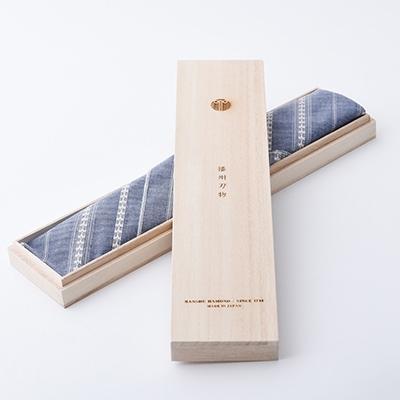 ふるさと納税 小野市 鍛造ステンレスのV金10割込槌目多層鋼三徳包丁 |  | 03