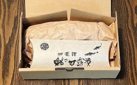 鮎の甘露煮3尾入り 無憂舘（府中市） ／ あゆ 魚 惣菜 ご飯のお供 鮎料理 真空パック 老舗 伝統製法 秘伝のタレ 甘辛 旨味 しっとり お歳暮 お中元 贈答品 広島県 No.1163