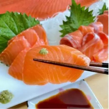 青森サーモン　フィレ2枚(1枚約700g)【配送不可地域：離島】【1734237】