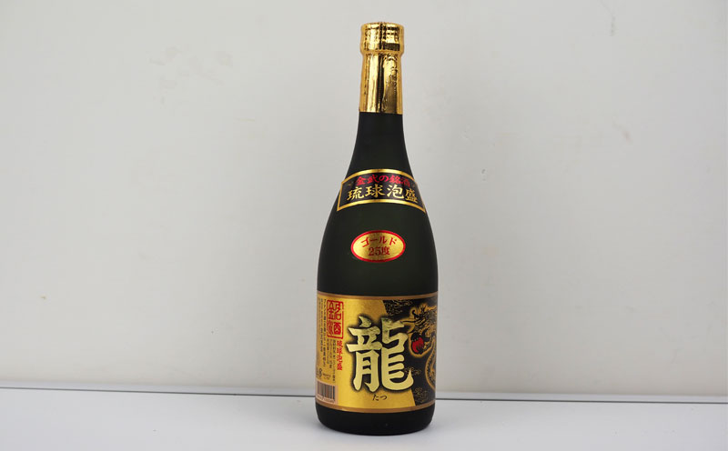 琉球泡盛「龍」ゴールド1800ml＆720ml2本セット計2520ml 水割り ロック お湯割り 焼酎 飲料 定番 初心者 飲みやすい 地酒 お酒 贈り物 沖縄 辰 ドラゴン 湧水 ギフト お土産 人