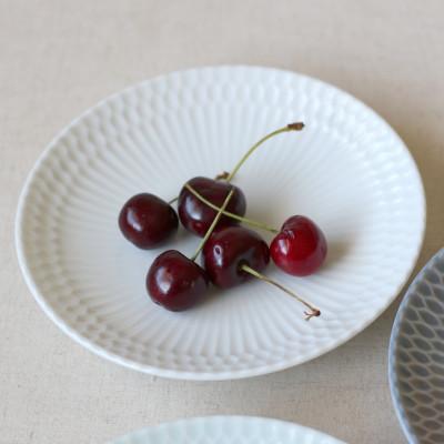 ふるさと納税 瑞浪市 【4枚SET】美濃焼 さざなみ 16皿 ホワイト 16.3×2.4cm 200g |  | 01