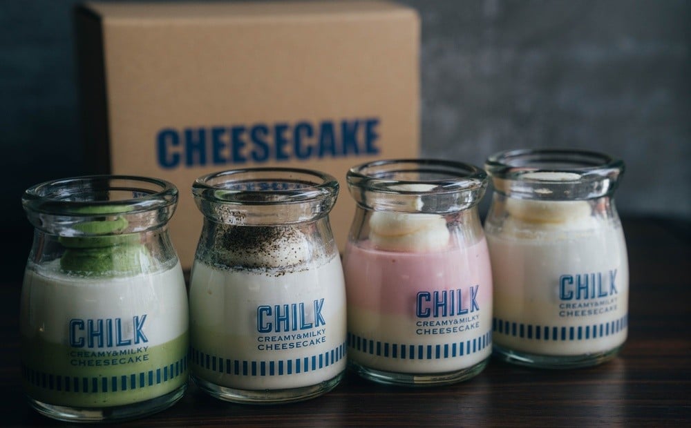 
                  CHILK(チルク) 瓶入りチーズケーキ 4種4個 詰め合わせ [プレーン・ストロベリー・季節限定フレーバー] スイーツ ケーキ チーズケーキ 瓶詰め お土産 おみやげ デザート お菓子 ご褒美 贅沢 ギフト プレゼント 贈り物
                