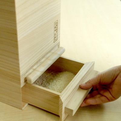 ふるさと納税 岸和田市 キャスター付き 桐製米びつ一合計量タイプ20kgサイズ |  | 02