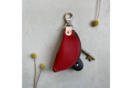 バナナキーケース（ヌメレッド）