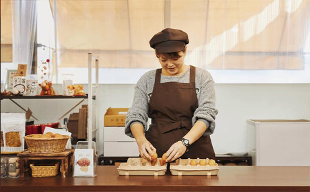 【定期便全3回】朝どれかなたま 30個(割れ補償3個／卵かけ醤油付き)【卵 鶏卵 たまご 新鮮 たまごかけ醤油セット】