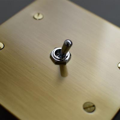 ふるさと納税 木津川市 HITTITEのトグルスイッチ　真鍮色　B(1口正方形) |  | 01