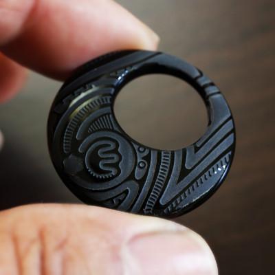 ふるさと納税 山梨県 【Do_goods】縄文土器の文様を刻む 水晶とオニキス アミュレット  659-989 |  | 03