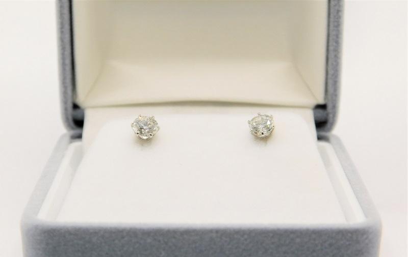 プラチナ900 ダイヤモンドピアス(Dカラー・0.5ct）K027904-H