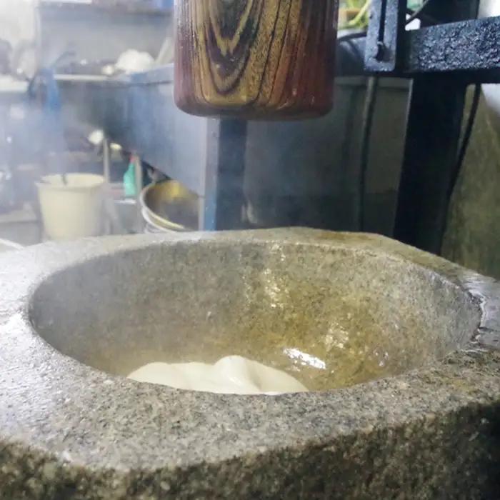 【日時指定必須】つきたて「切り餅」と自家製粒あんセット（大）[0011-0043]