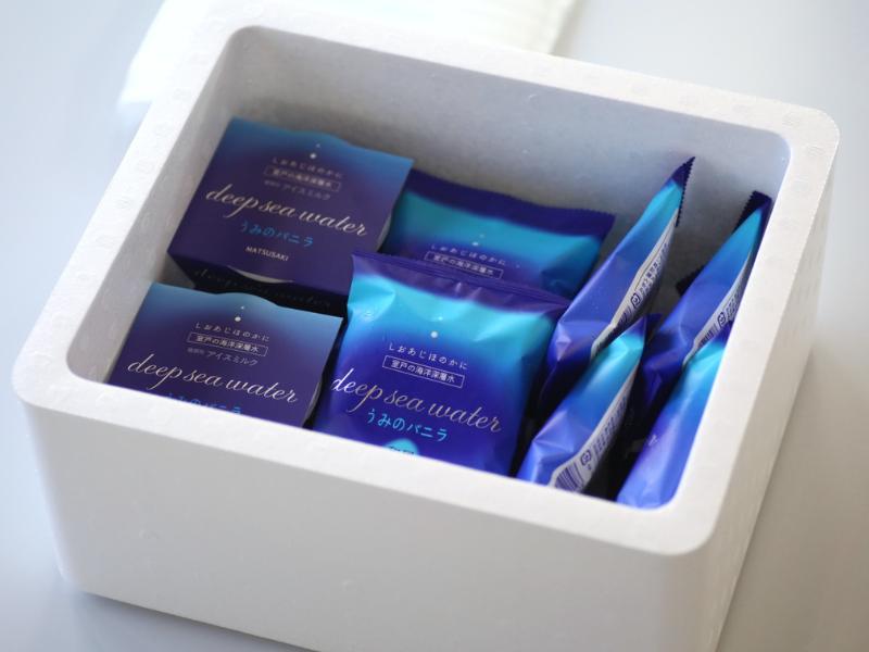 ギフトにも安心な丁寧梱包。室戸海洋深層水の塩バニラアイス12個セット