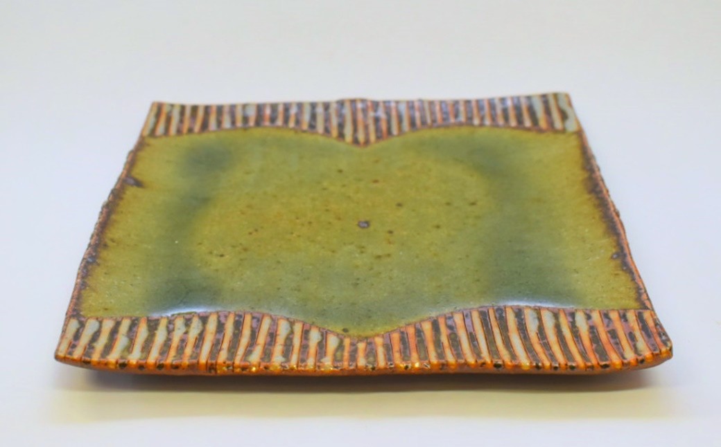 
                  釉彩角皿 ライン模様 和食器 お皿 陶芸品 1枚／2枚 《受注制作》
                