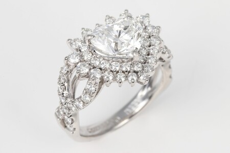 【ふるなび限定】【一点もの】ハートシェイプダイヤモンド（2.200ct）プラチナリング　R120　K06143-H　FN-Limited-SP