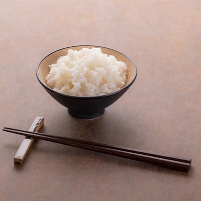 ふるさと納税 弥彦村 【伊彌彦米とパックごはんセット】精米2kg×2袋 パックごはん4パック ブランド米 新潟県 弥彦村 |  | 03