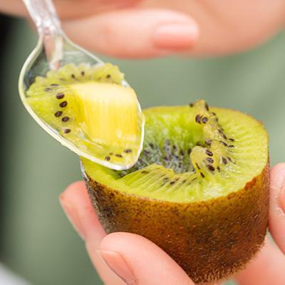 ふるさと納税 掛川市 5886　キウイ&ジャム　掛川産グリーンキウイ14〜16個・キウイジャム×4個(ギフト箱入り) |  | 02