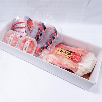 ふるさと納税 根室市 ボイルたらばがに脚約1.8〜2kg×1肩、紅鮭5切×4P、いくら(鮭卵)70g×2P D-11059 |  | 02