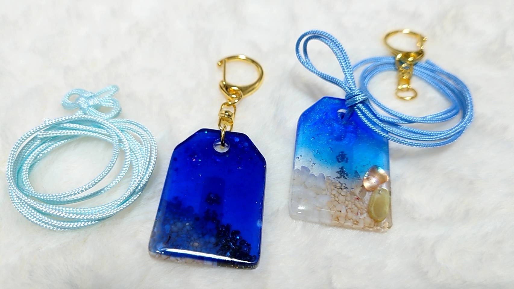 お守りキーホルダー 2個セット / レジン製キーホルダー ハンドメイド アクセサリー 桐箱入り