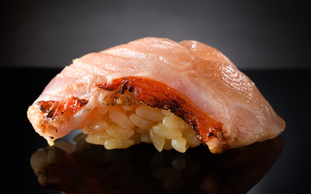 【鮨 日進月歩】《ランチ・ディナー共通》昼夜共通 にぎり堪能コース 1名様分（ぐるなびセレクション）【125130】