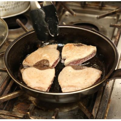 ふるさと納税 御前崎市 日光丸自慢の一本釣りカツオ使用!カツオシーステーキ 約1,200g(約400g×3) |  | 02