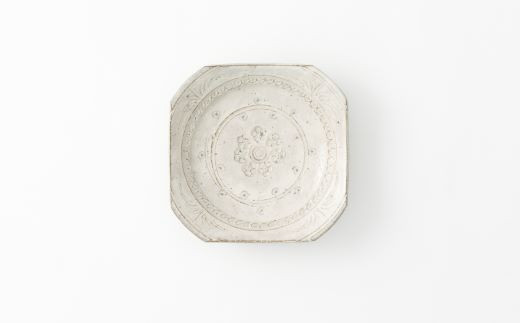 
                  唐津焼／中野政之／三島唐津四方皿
                