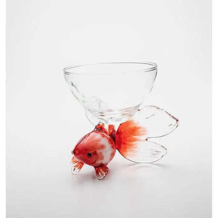 酒杯 さかずき ガラス 金魚 1個 ぐいのみ ぐい呑 耐熱ガラス オリジナル さかづき おちょこ お猪口 日本酒 冷酒 熱燗 デザート 酒器 盃 晩酌 工芸 民芸 食器 器 グラス きんぎょ 入れ物 小物 アクセサリー ポプリ