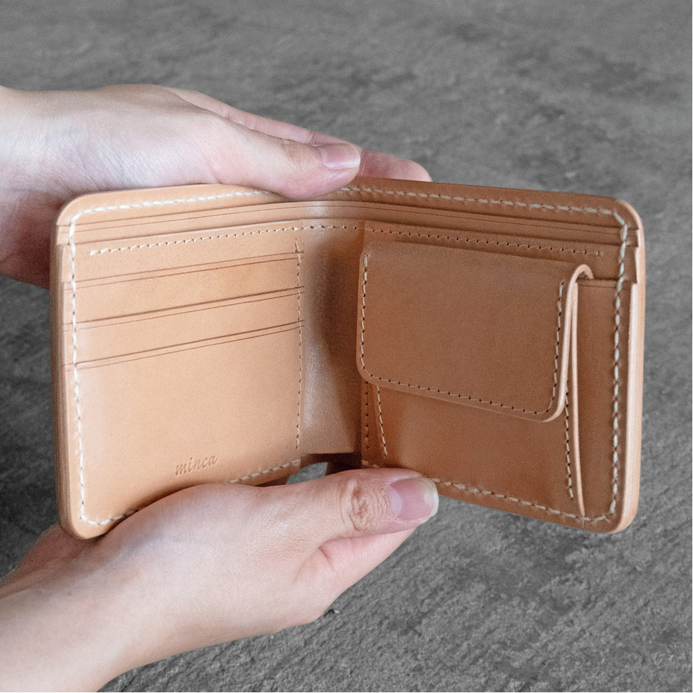 【全4色】栃木レザー 二つ折り財布コインポケット付 滑らかな手触り ハーフウォレット/Half wallet 01C/ブラック/minca　174