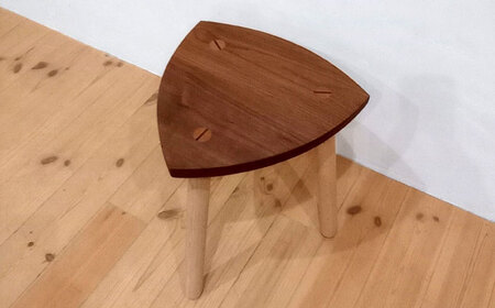 さんかくのスツール　ウォルナット*ブナ【1531649】