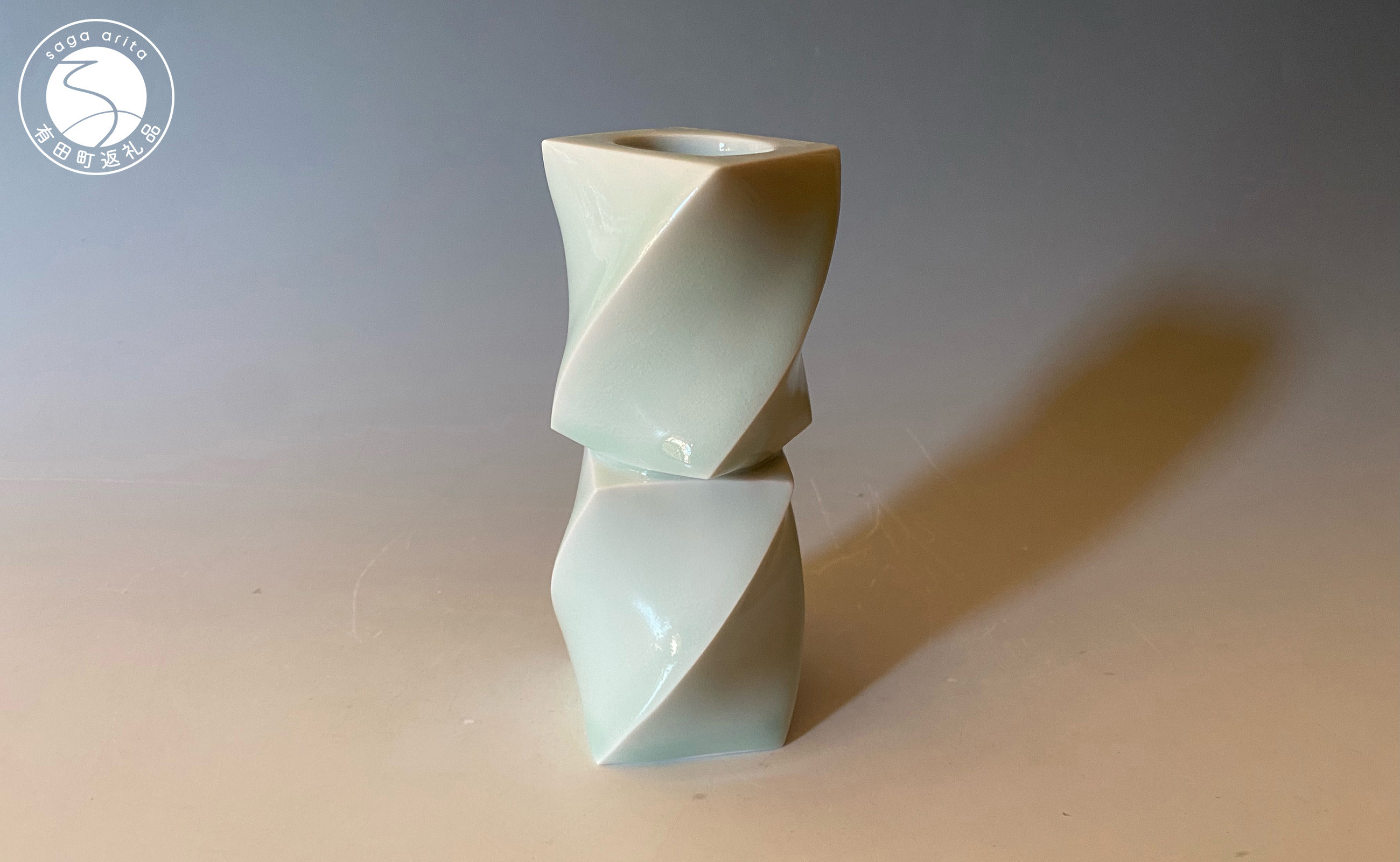 
                  中仙窯 有田焼 青白磁面取花器 中尾純作 作家 作家物 花器 花瓶 アート 青白磁 伝統工芸 青 青磁 和食 日本食 | 160000円 16万円 | bf014
                