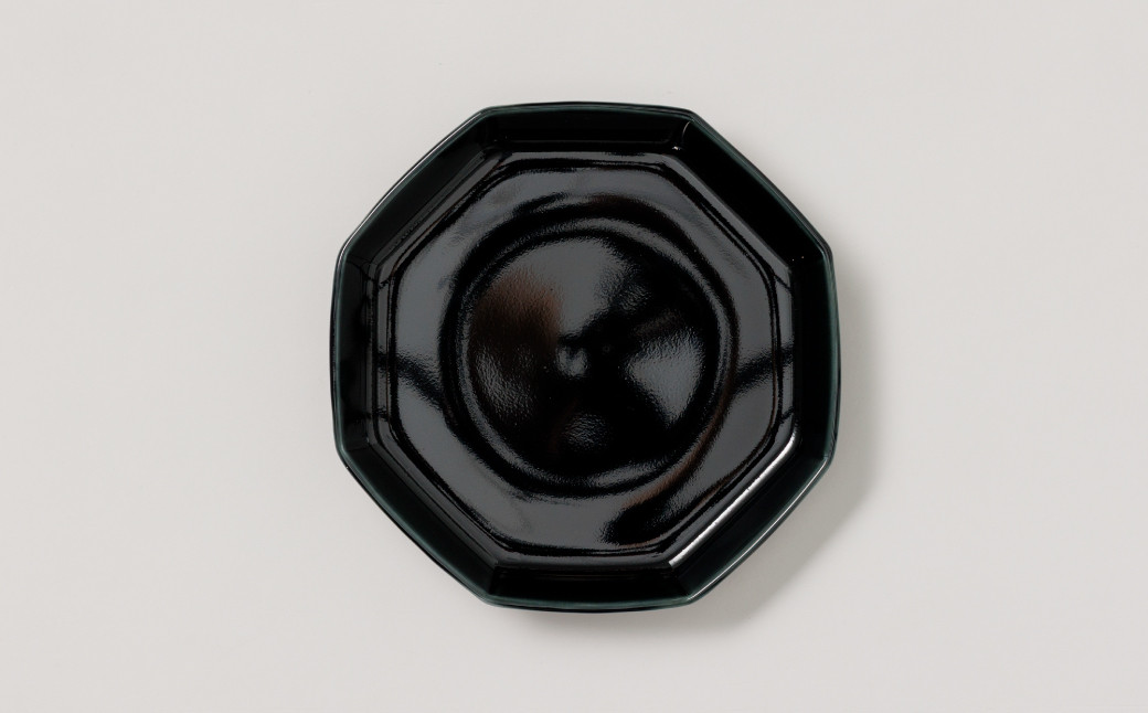 
            【坂本窯陶工房 坂本達也】有田焼／艶漆黒カタウチ八角皿
          