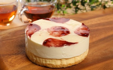 【お誕生日用】山ぶどうWチーズケーキ（5号：直径15㎝）