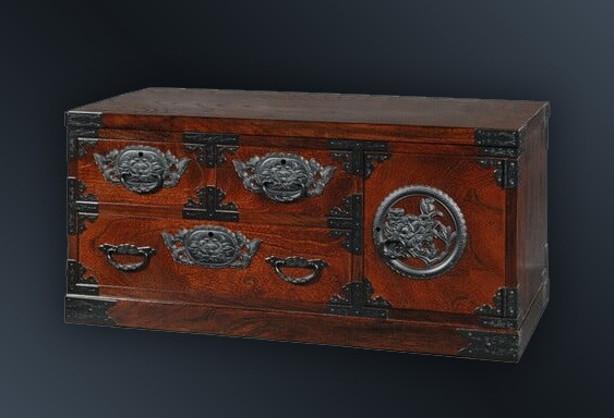 【 仙台 箪笥 】 85巾 ローチェスト テレビ台 拭き漆塗り 伝統工芸品 職人 漆塗り 拭き漆 漆 金具 日本 の 伝統的 工芸 高級 美術 家具 ふるさと納税 いくら 仙台箪笥 仙台タンス インテ