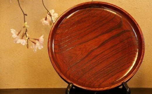 
小田原漆器　7寸薄盆【漆塗り 国産天然木 おしゃれ プレゼント 記念 お祝い ふっくらとしたデザイン 木製食器 日用品 キッチン用品 木製 直径205mm×高さ23mm 小田原漆器 神奈川県 小田原市 】
