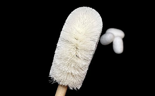 《シルク100％》 背中美人ブラシ 大サイズ(白) 背中 ケア ブラシ 国産 絹糸 シルク 白 ホワイト 角質除去 美容 F21E-503