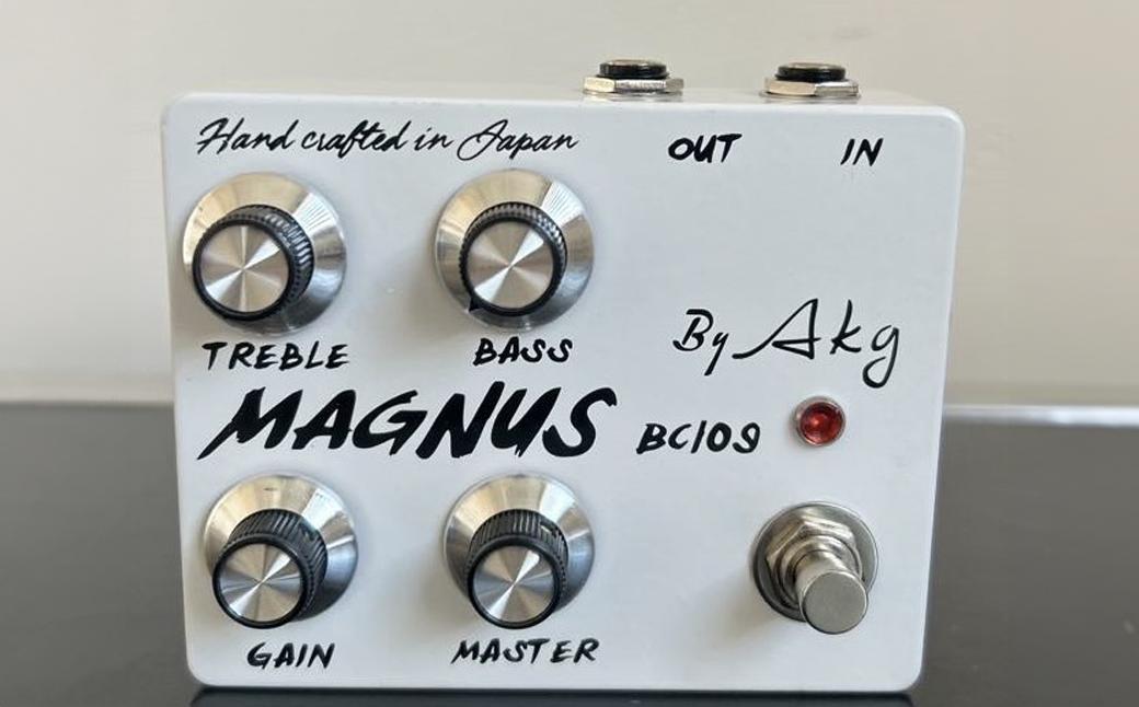 
                  AKG SOUND DESIGN／AKG工房 ギターエフェクター MAGNUS トランスペアレント系ファズ クリーンブースター 9V 18V 電圧可変 ハンドメイド 国産 ハンドワイヤード 岩手県一関市 ふるさと納税
                