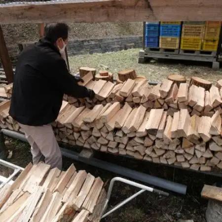 薪 広葉樹 楢 乾燥済み 約20kg×4セット 岩手県 遠野市 道の駅 遠野風の丘【複数個口で配送】【配送不可地域：離島・北海道・沖縄県・東海・近畿・中国・四国・九州】【4091620】