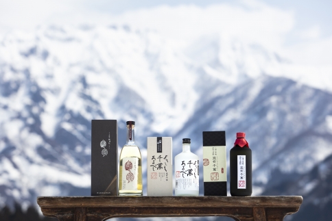 「越後の名酒 八海山」焼酎3種類詰合せ（720ml×各2本）【八海山 焼酎 四合瓶 6本 3種類 セット 720ml お試し 新潟 地酒 厳選 晩酌 お酒 酒 さけ お中元 お歳暮 贈答】