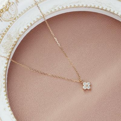 ふるさと納税 大津市 【10金ピンクゴールド ダイヤモンドネックレス】0.132ct エレガンスに咲く幸運の上質ジュエリー |  | 01