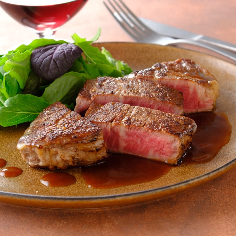 ＜ヨロンアイランドビーフ＞ヒレステーキ150g×2枚/ハラミ焼肉150g×1枚/タン焼肉150g×1枚