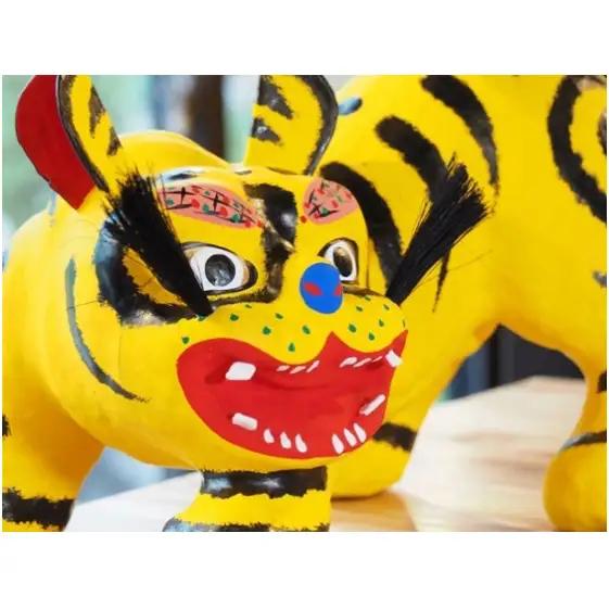 【ふるさと納税】腰高とら（こしだかとら）Lサイズ 黄色 伝統工芸品 張り子 干支 寅年 手づくり 縁起物 魔除け おしゃれ 置物 インテリア おもちゃ 人形 民芸品 